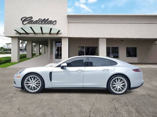 2018 Porsche Panamera 4