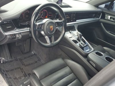 2018 Porsche Panamera 4