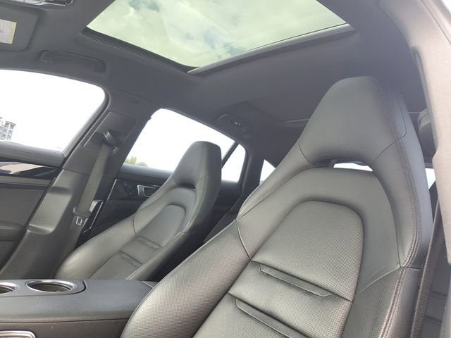 2018 Porsche Panamera 4