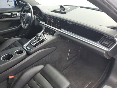 2018 Porsche Panamera 4