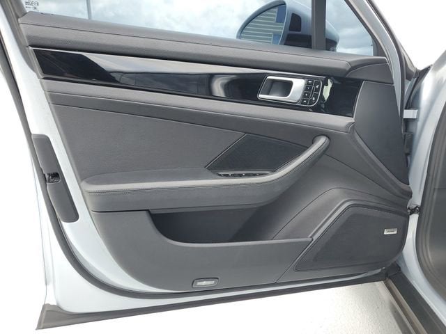 2018 Porsche Panamera 4