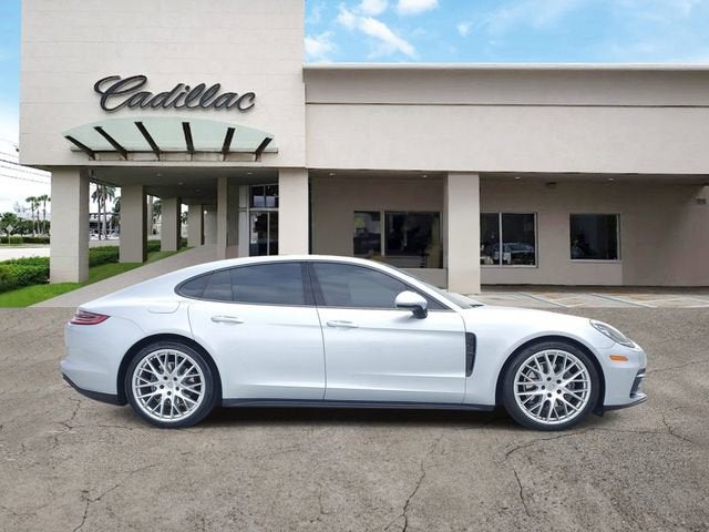 2018 Porsche Panamera 4