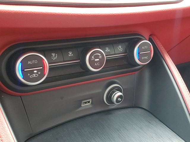 2021 Alfa Romeo Stelvio BASE