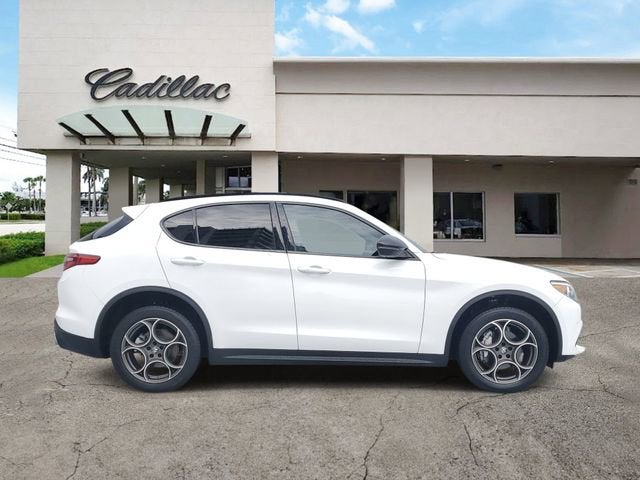 2021 Alfa Romeo Stelvio BASE