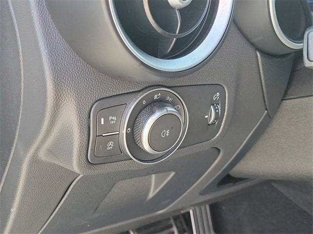 2023 Alfa Romeo Stelvio Estrema